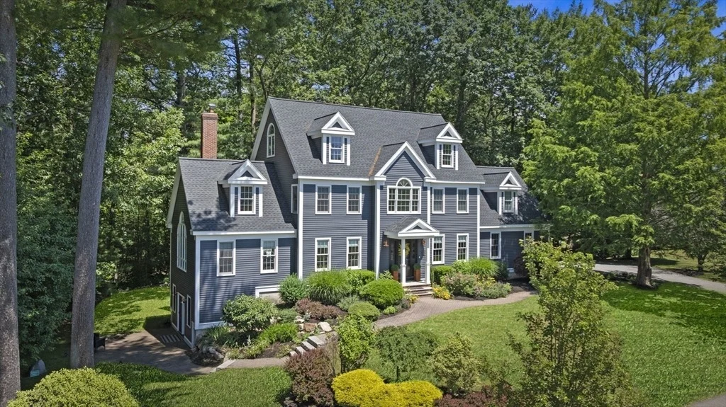 Photo of 12 Tarbox Ln