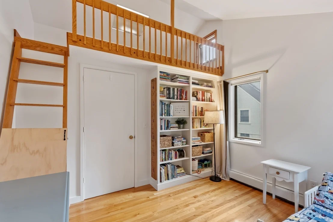 Photo of 90 Summer St