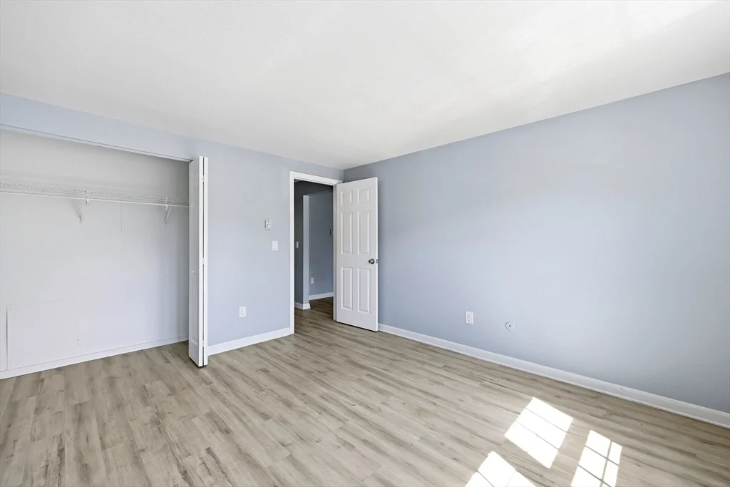 Photo of Unit C at 8 Maple Crest Cir