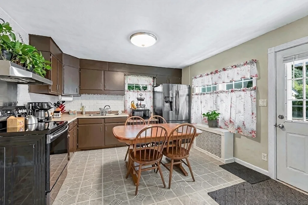 Photo of 231 Bouchard Ave