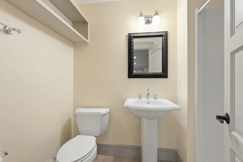 Photo of 18 Eveningstar Dr