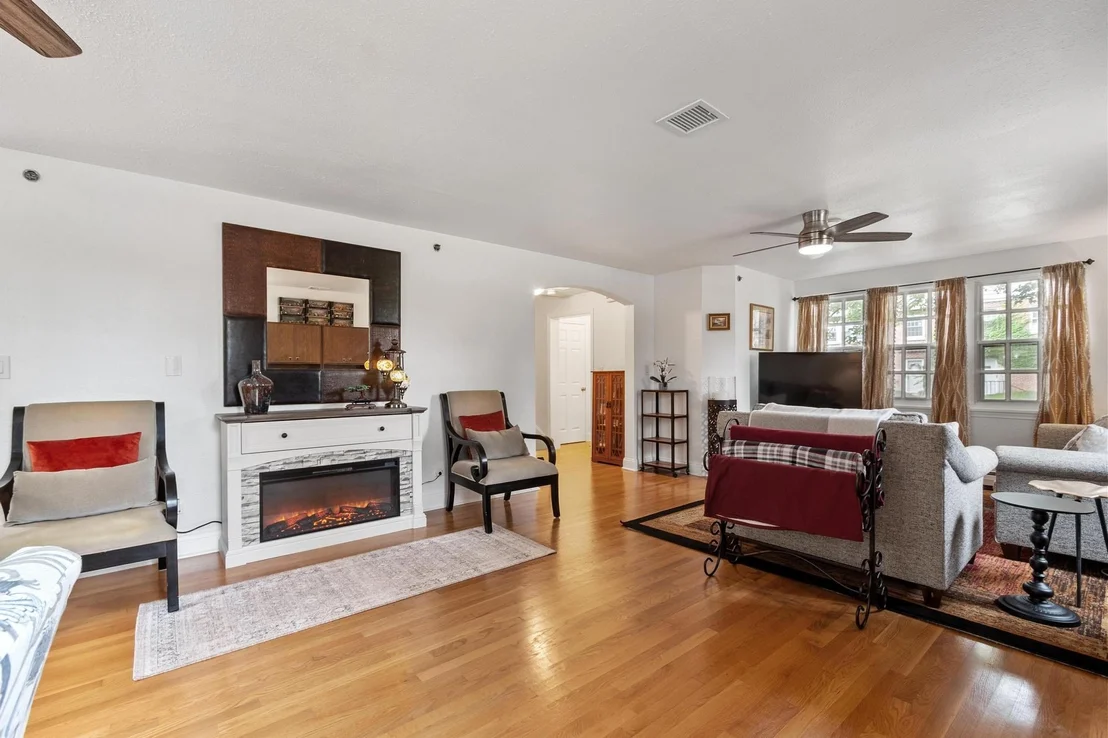 Photo of Unit A at 18 Bates