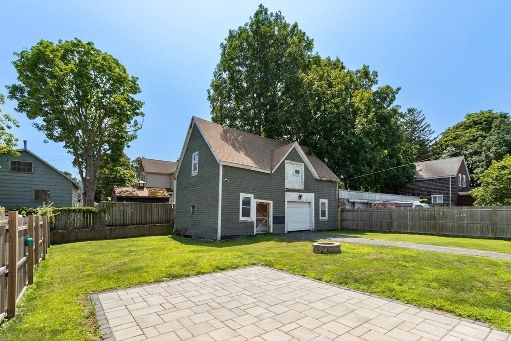 Photo of 18 Willow Ave