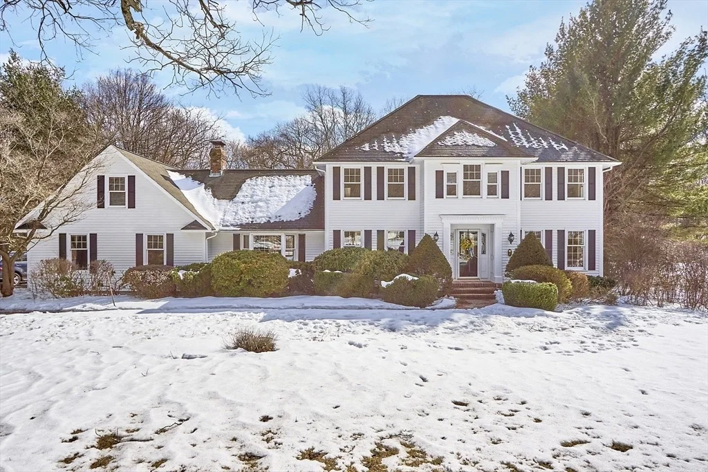 Photo of 7 Meadowbrook Cir
