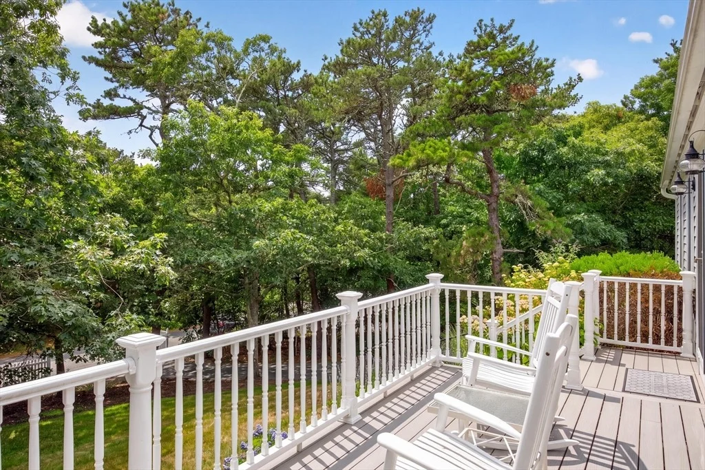 Photo of 25 Marthas Ln
