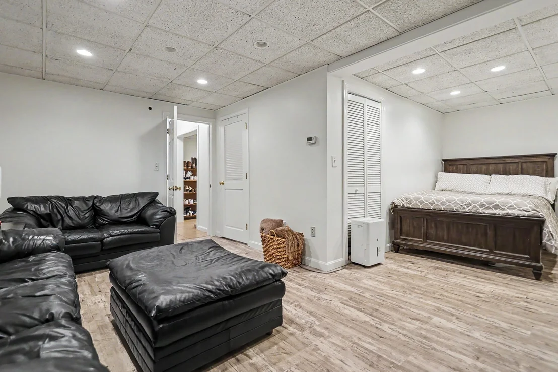 Photo of 49 Meadowview Rd