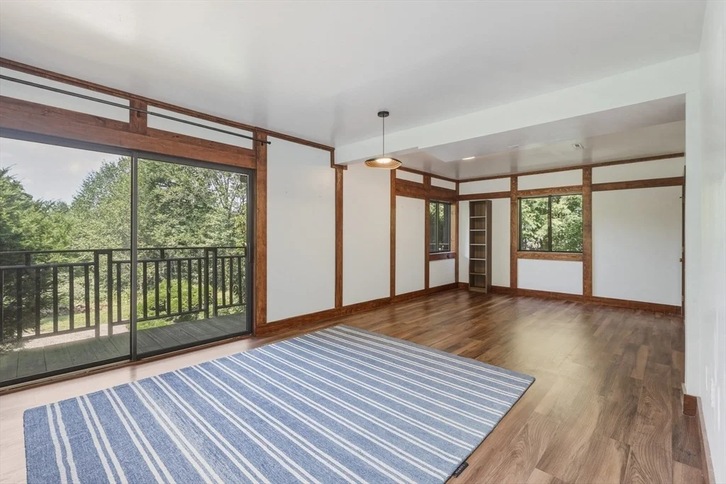 Photo of 5 Laurel Ridge Dr