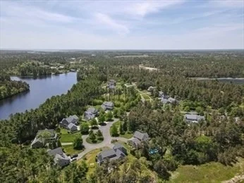 Photo of 8 Winterberry Ln