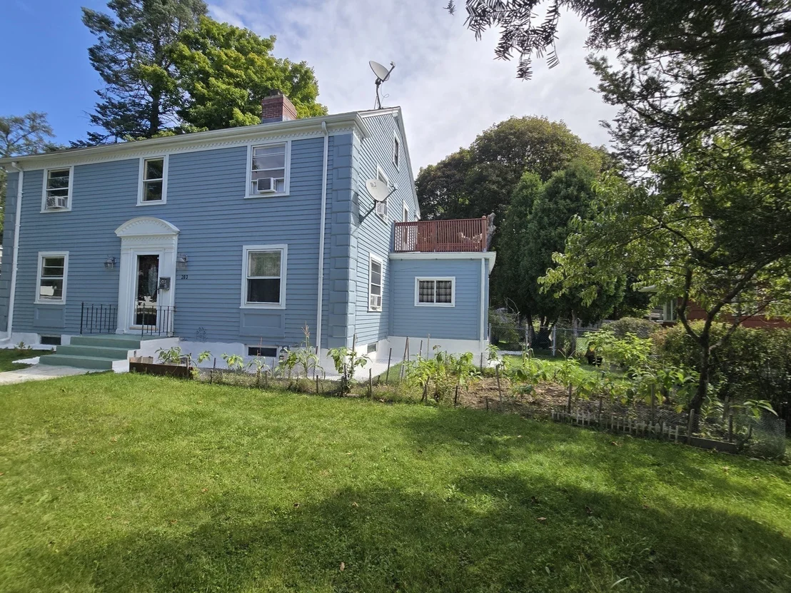 Photo of 203 Burncoat St