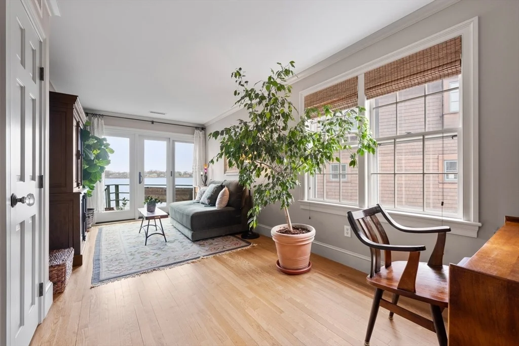 Photo of 137 Front St