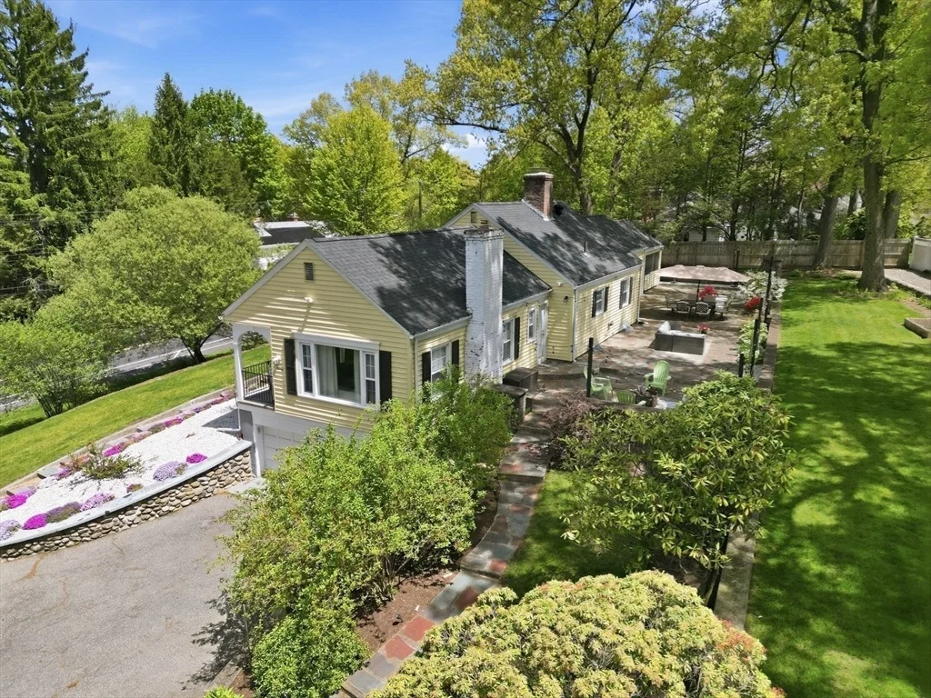 Photo of 620 Roosevelt Ave