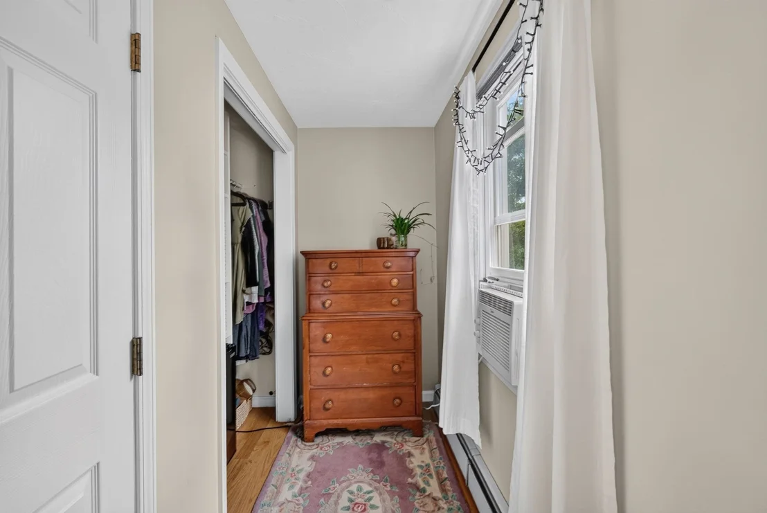 Photo of 10 Fairway Dr
