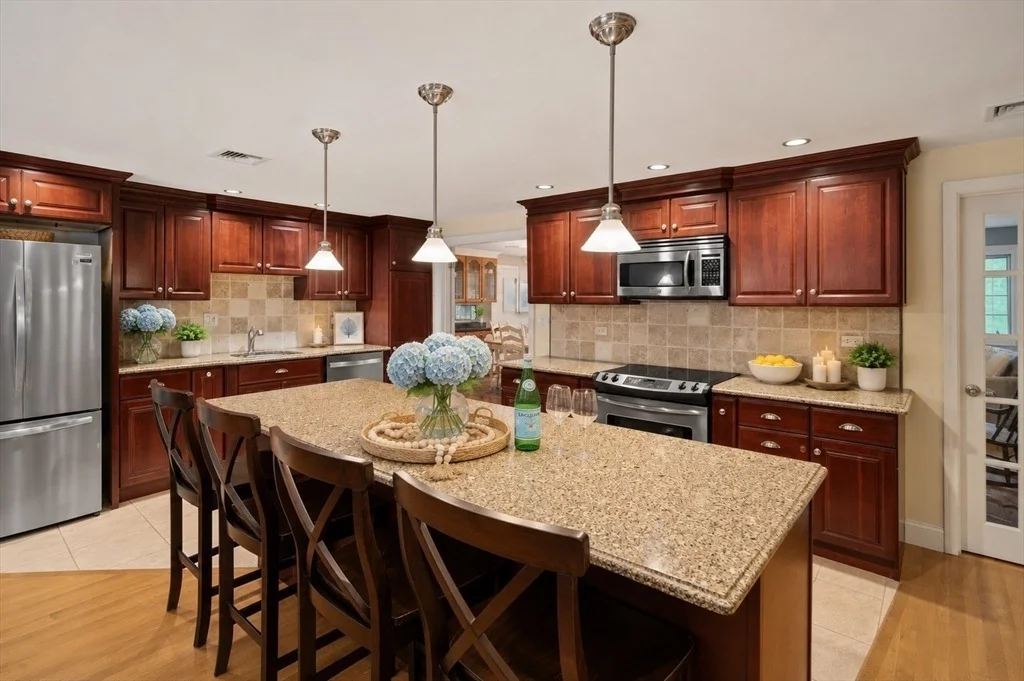 Photo of 30 Roseen Rd