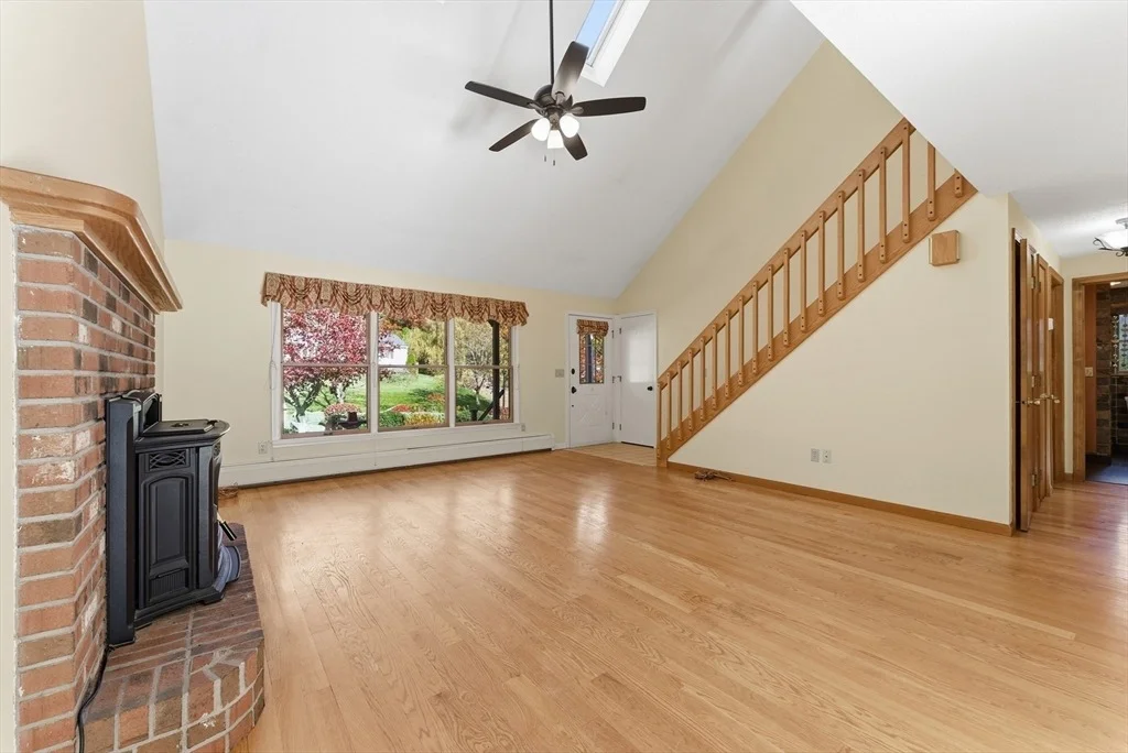 Photo of 6 Emily Ln