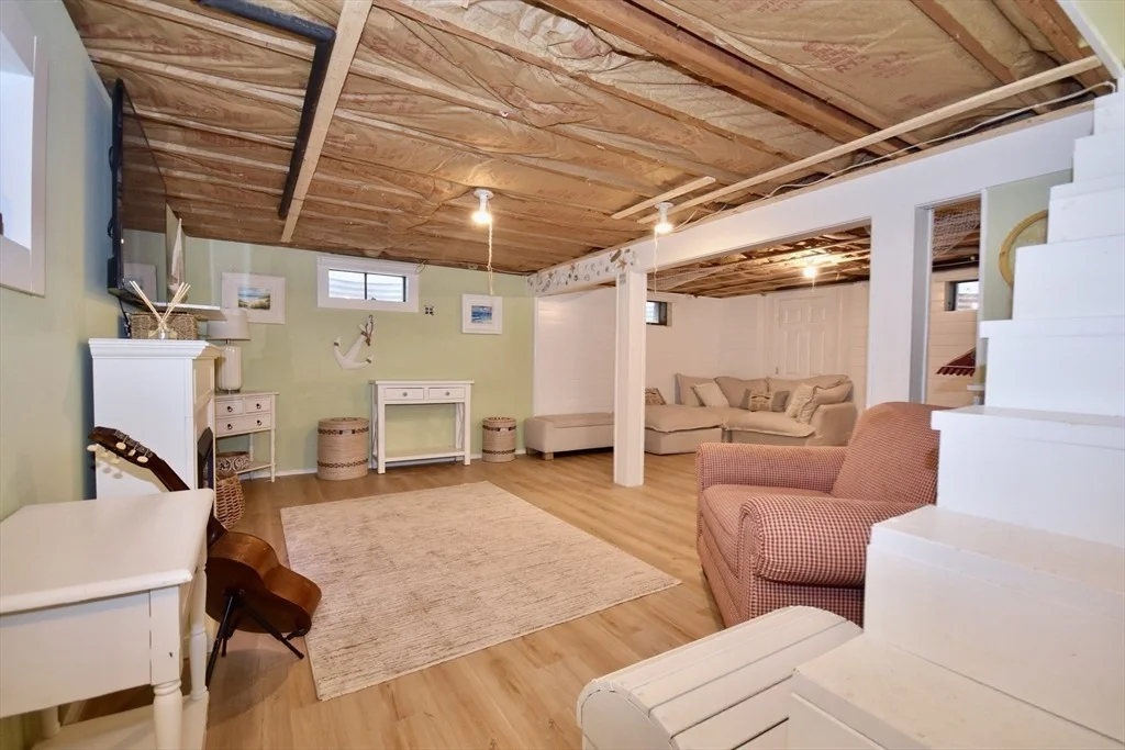 Photo of 64 Roseland Ter