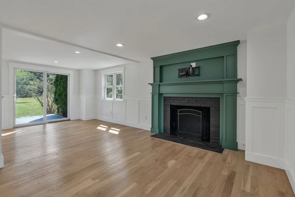 Photo of 10 Briggs Ln