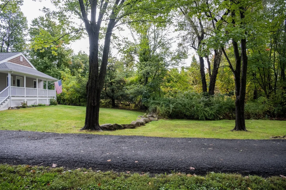 Photo of 192 Vining Hill Rd