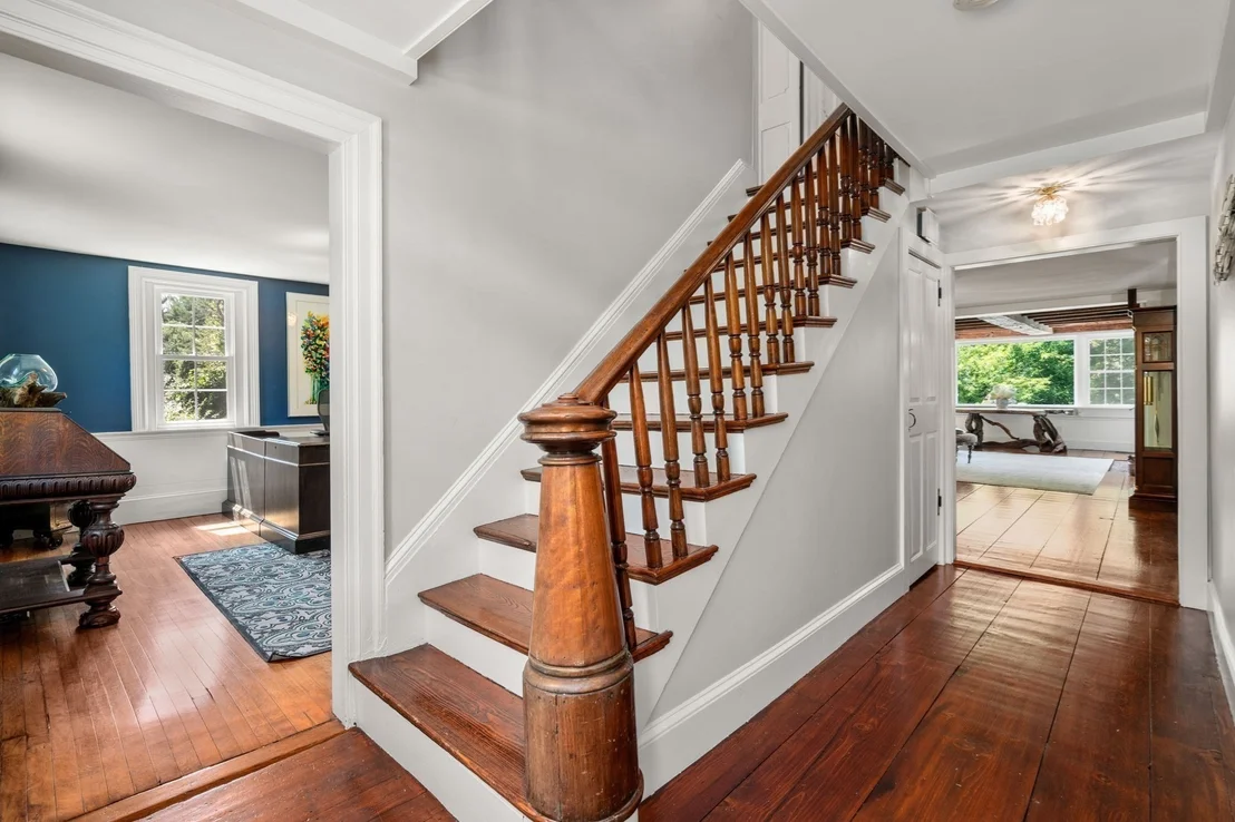 Photo of 320 Western Avenue
