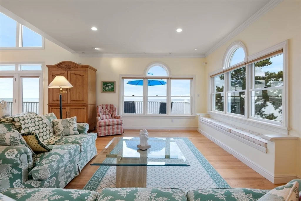 Photo of 35 Shore Rd.