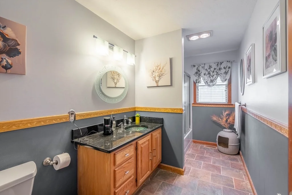 Photo of 25 Grandview Dr