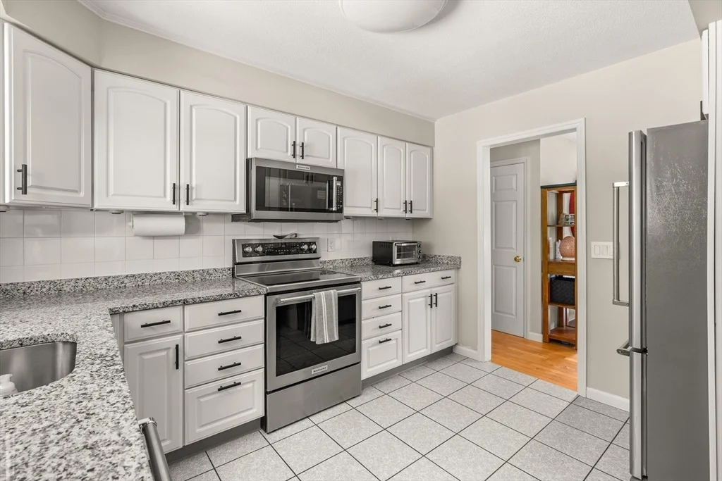 Photo of 6 Russell Ln