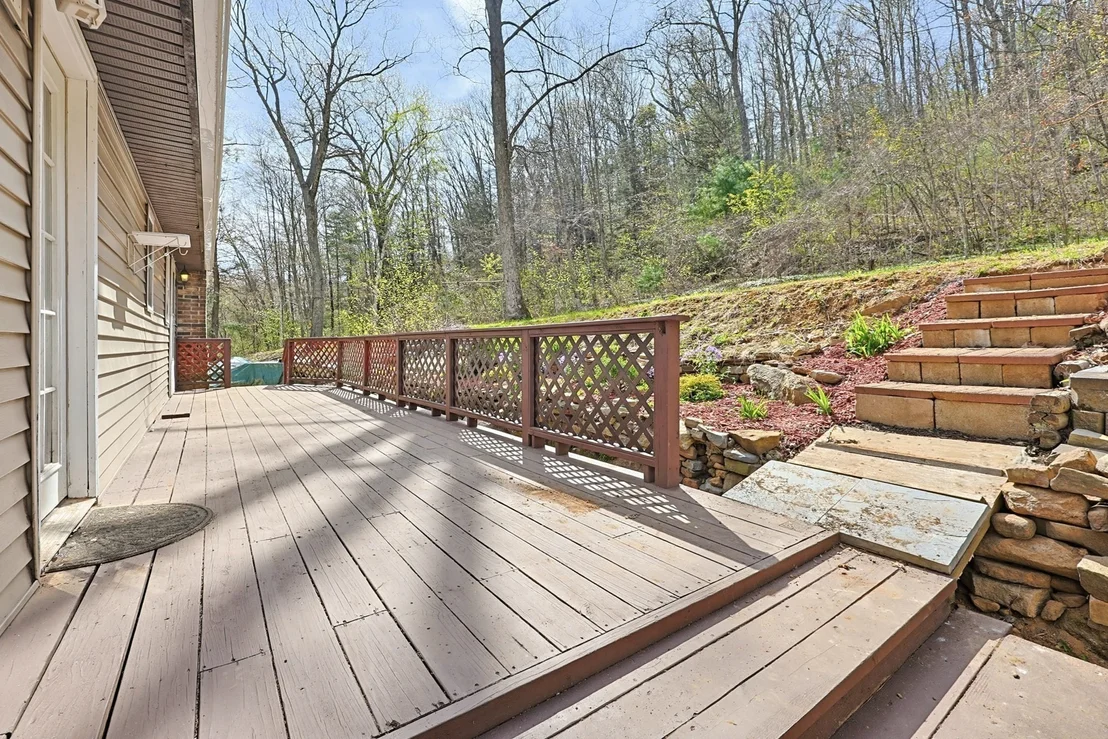 Photo of 124 Old County Road