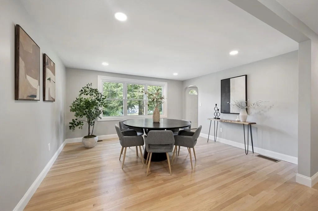 Photo of 30 River Road