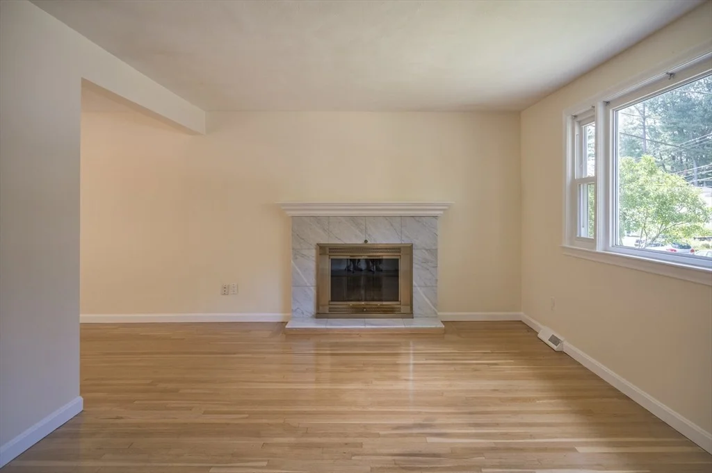 Photo of 21 Debra Ln