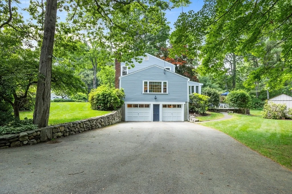 Photo of 15 Thoreau Rd