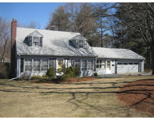 Photo of 16 Colonial Dr.