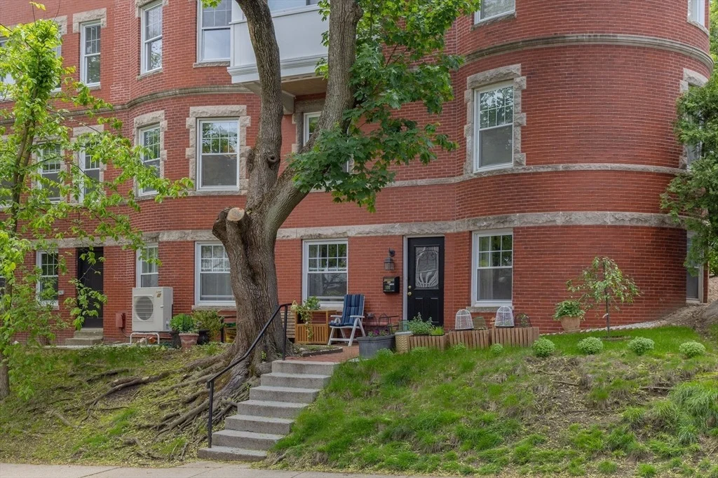 Photo of Unit 1 at 8 Colbourne Crescent