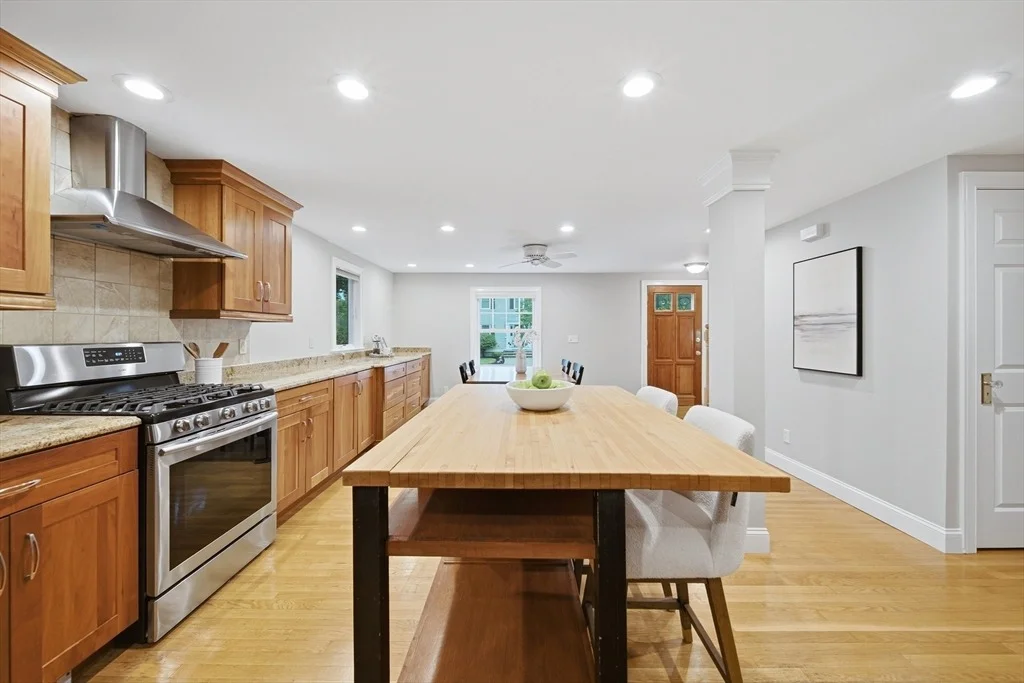 Photo of 8 Brackett Ave