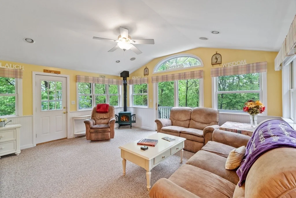 Photo of 8 Footpath Rd