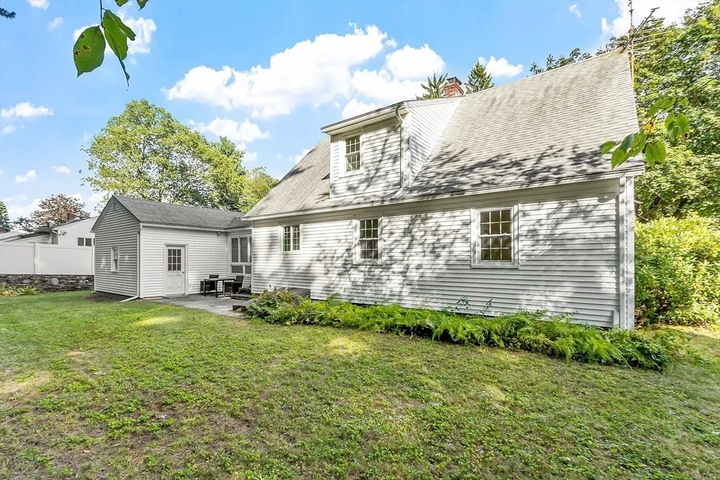 Photo of 31 Crestview Dr