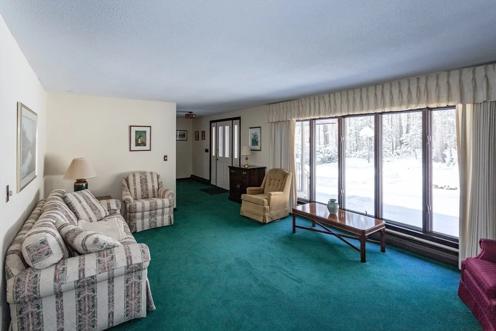 Photo of 49 Glasgow Dr