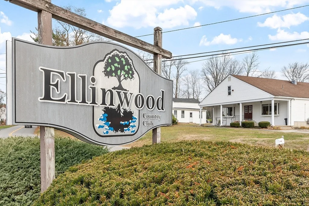 Photo of 321 Doe Valley Rd