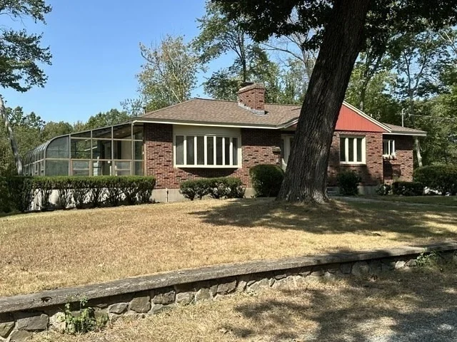 Photo of 27 Lantern Ln