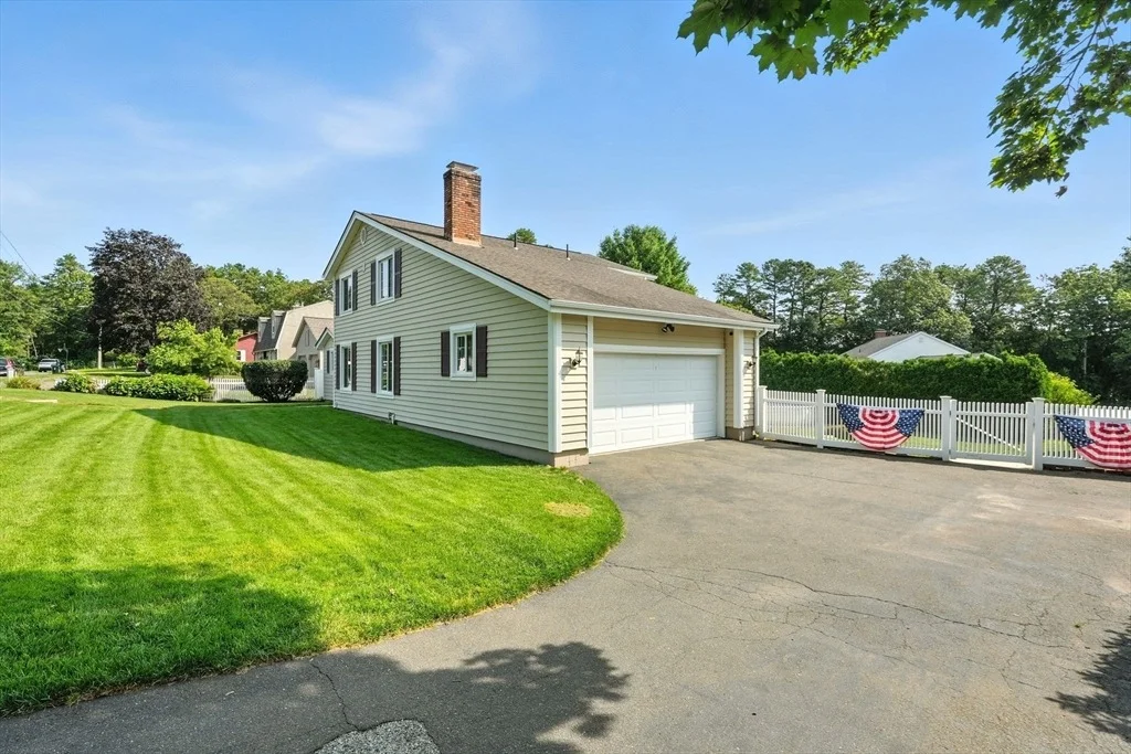 Photo of 233 Basil Rd