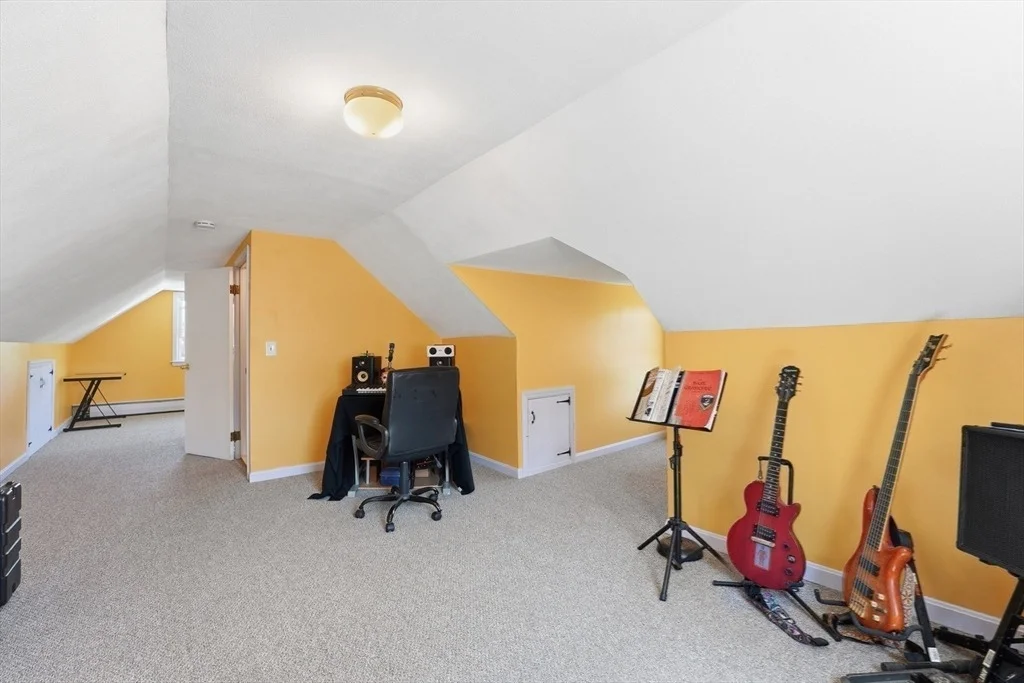 Photo of 375 River Rd