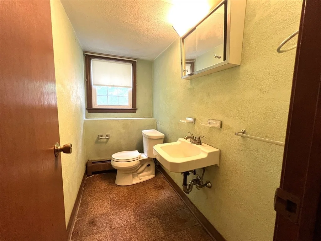 Photo of 31 Dix Rd Ext