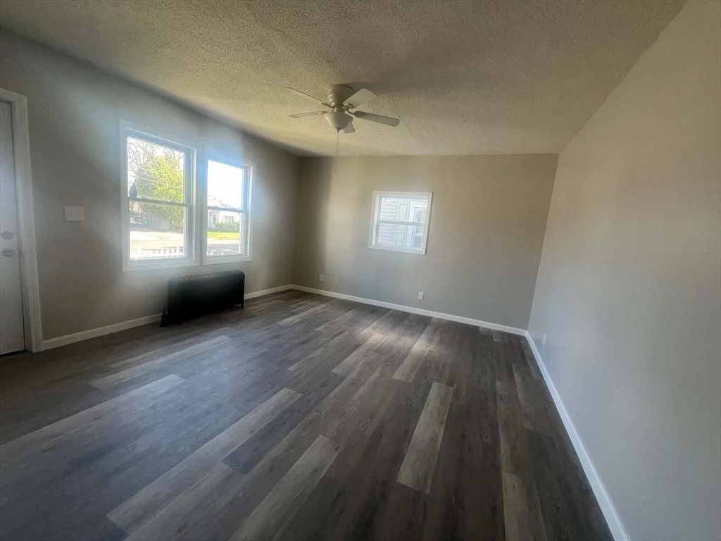 Photo of 1276 Page Blvd