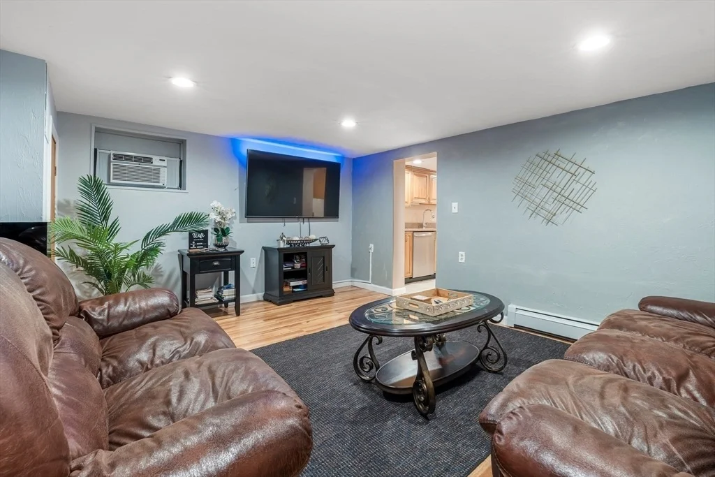 Photo of 2 Winmere Ave