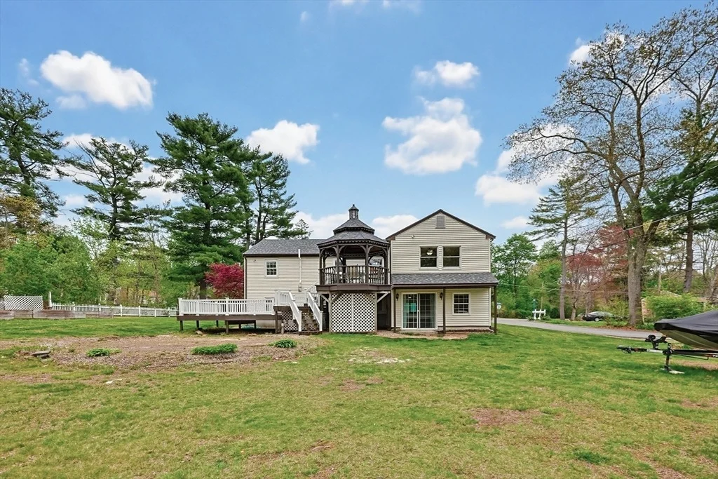 Photo of 10 Charles River Rd