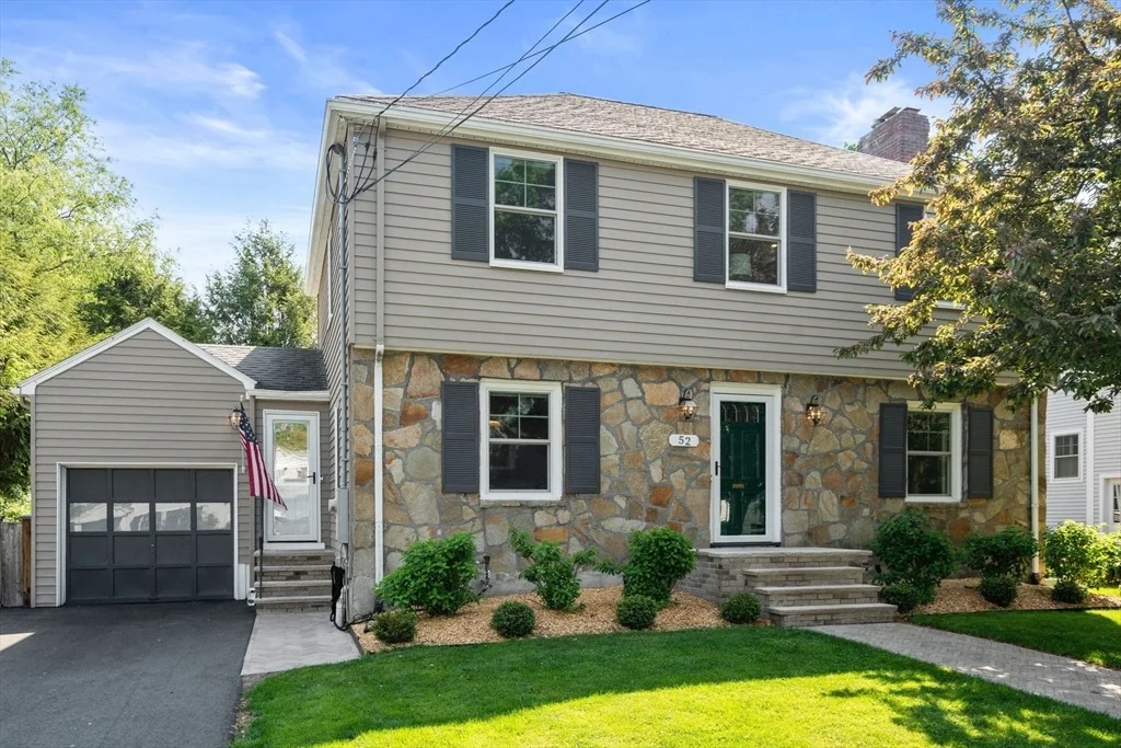 Photo of 52 Beaufort Ave