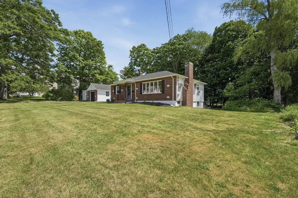 Photo of 479 Massasoit Road