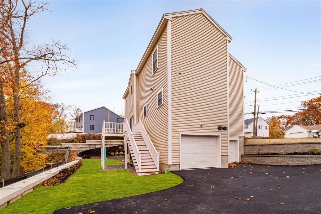 Photo of 391 Sprague St