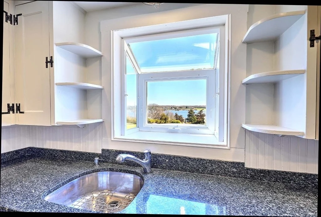 Photo of 1484 Drift Road