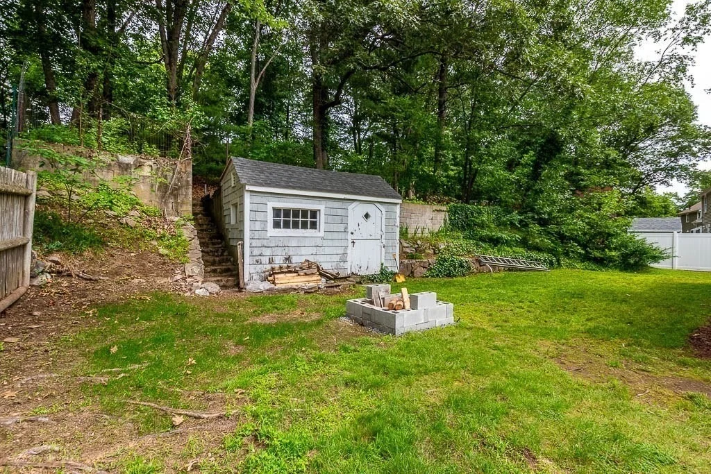 Photo of 70 Fox Meadow Ln
