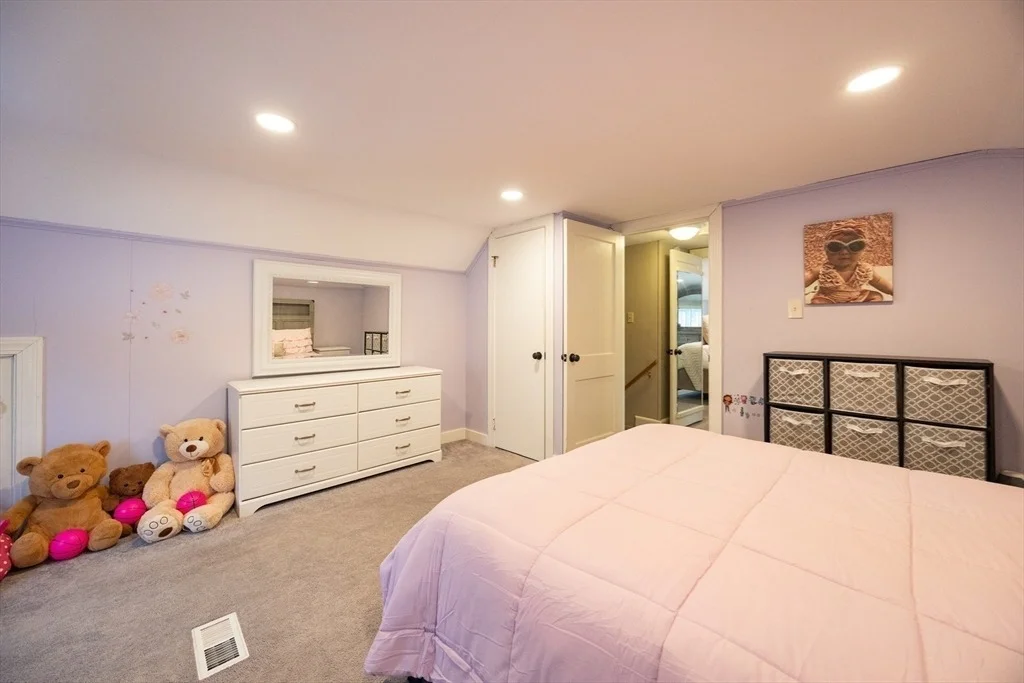 Photo of 16 Sunset Dr