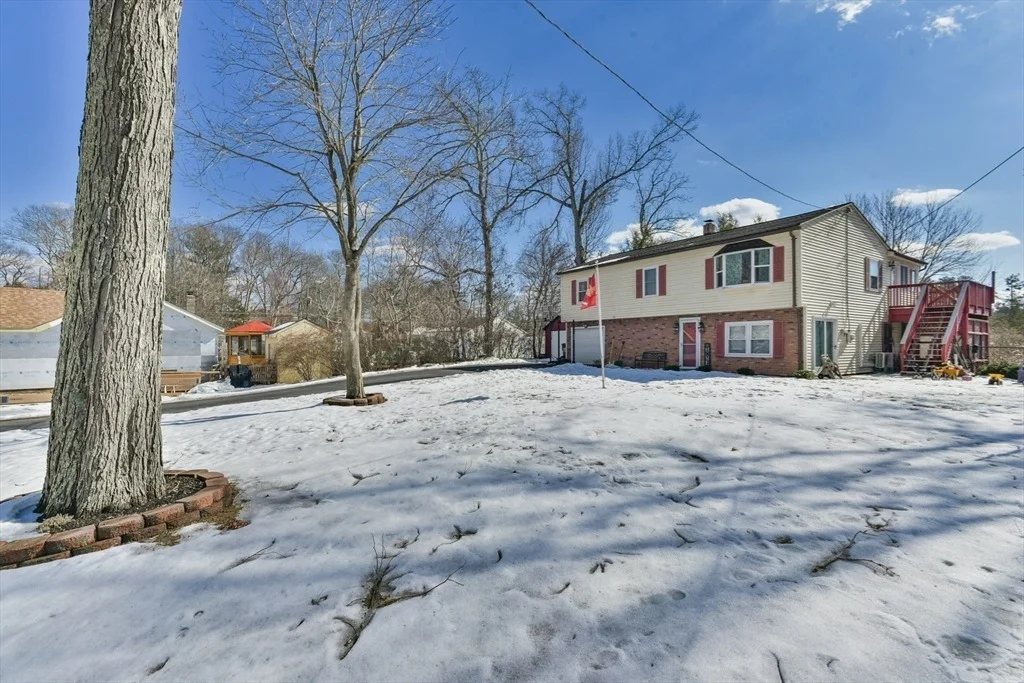 Photo of 120 Lakeside Ave